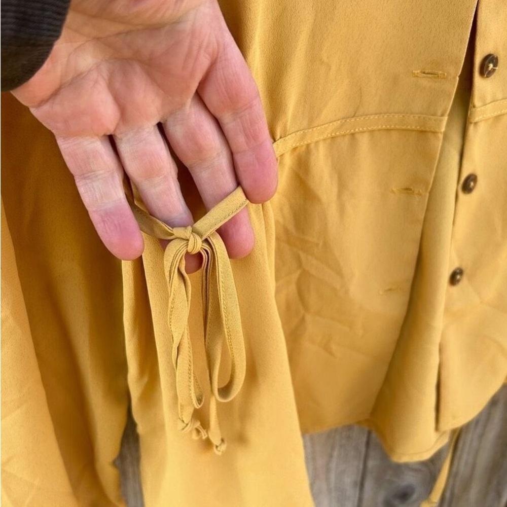 Universal Thread Yellow Button-Down Women's Top - image 6